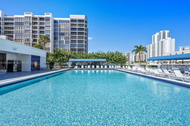 600 Parkview Dr 815, Hallandale Beach, FL 33009