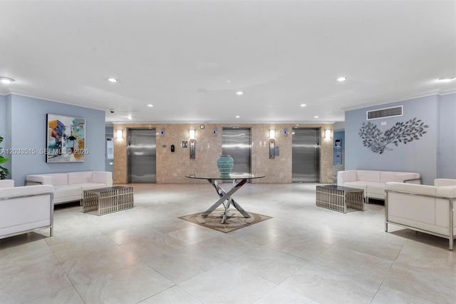 600 Parkview Dr 815, Hallandale Beach, FL 33009