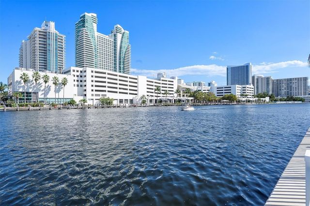 600 Parkview Dr 815, Hallandale Beach, FL 33009