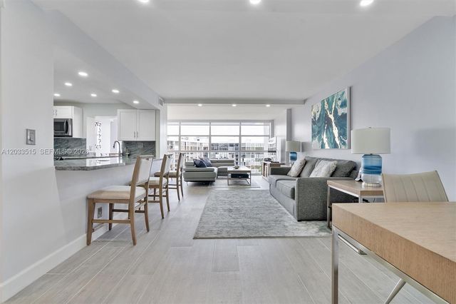600 Parkview Dr 815, Hallandale Beach, FL 33009
