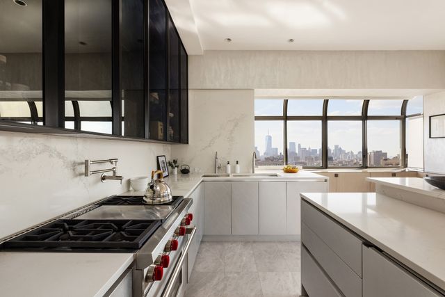 5 E 22ND Street PHDF, New York City, NY 10010