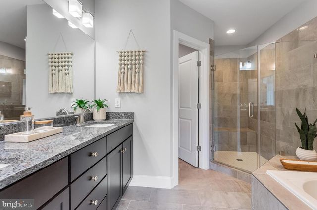 10372 SAGER AVE, Fairfax, VA 22030