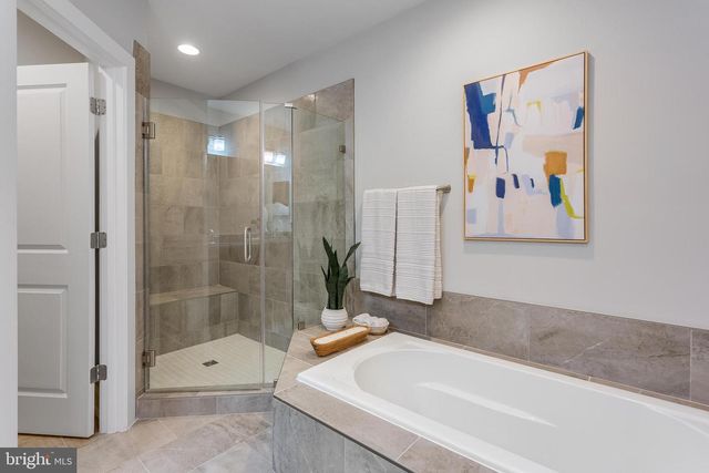 10372 SAGER AVE, Fairfax, VA 22030