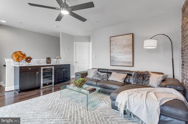 10372 SAGER AVE, Fairfax, VA 22030