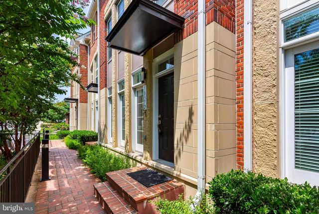 10372 SAGER AVE, Fairfax, VA 22030