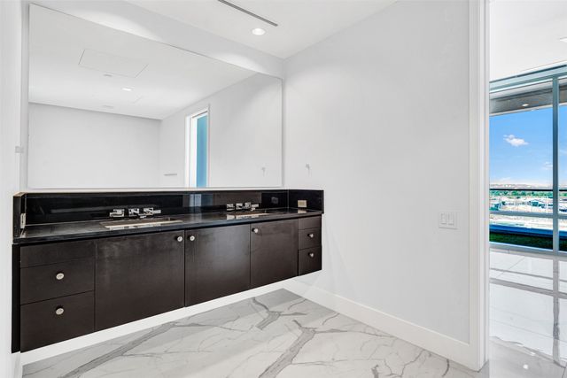 2408 Victory park 1140, Dallas, TX 75219
