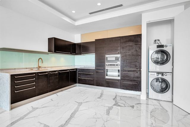 2408 Victory park 1140, Dallas, TX 75219