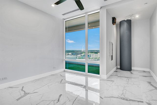 2408 Victory park 1140, Dallas, TX 75219