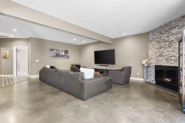 7546 Persimmon Court, Willard, MO 65781