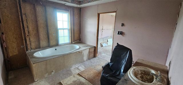 1405 Vz County Road 4111, Canton, TX 75103