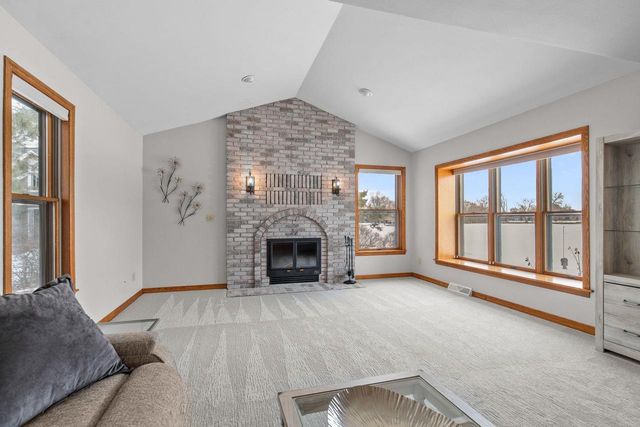 1960 CLIFFVIEW COURT, Oshkosh, WI 54902