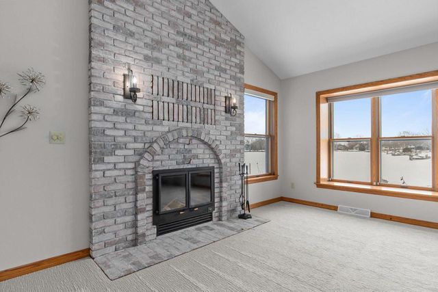 1960 CLIFFVIEW COURT, Oshkosh, WI 54902