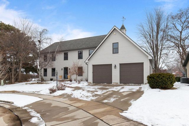 1960 CLIFFVIEW COURT, Oshkosh, WI 54902