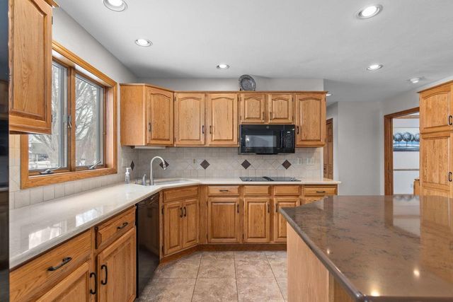 1960 CLIFFVIEW COURT, Oshkosh, WI 54902