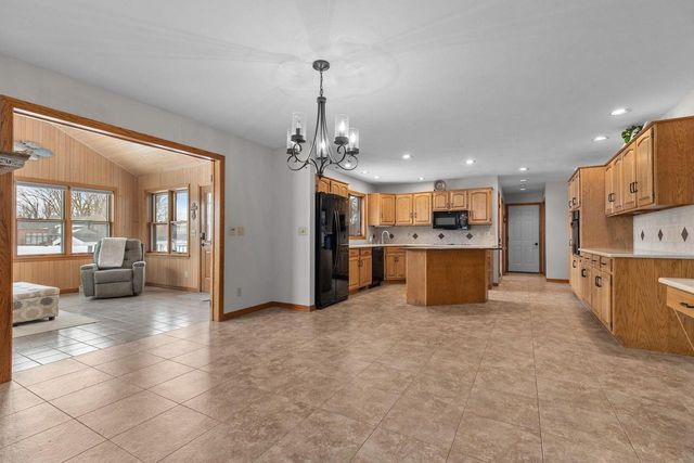 1960 CLIFFVIEW COURT, Oshkosh, WI 54902