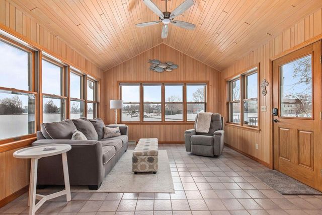 1960 CLIFFVIEW COURT, Oshkosh, WI 54902