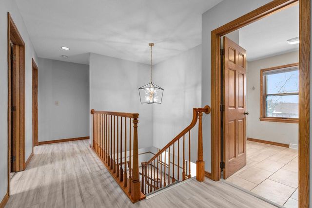 1960 CLIFFVIEW COURT, Oshkosh, WI 54902