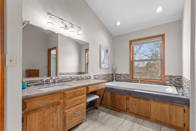 1960 CLIFFVIEW COURT, Oshkosh, WI 54902