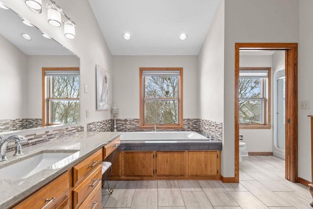 1960 CLIFFVIEW COURT, Oshkosh, WI 54902