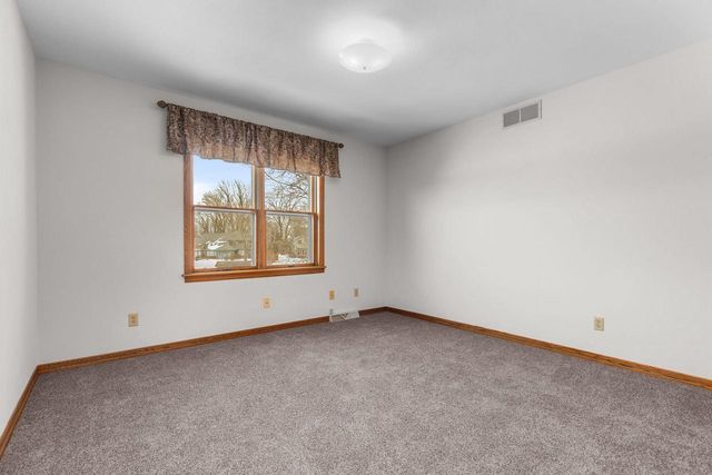 1960 CLIFFVIEW COURT, Oshkosh, WI 54902