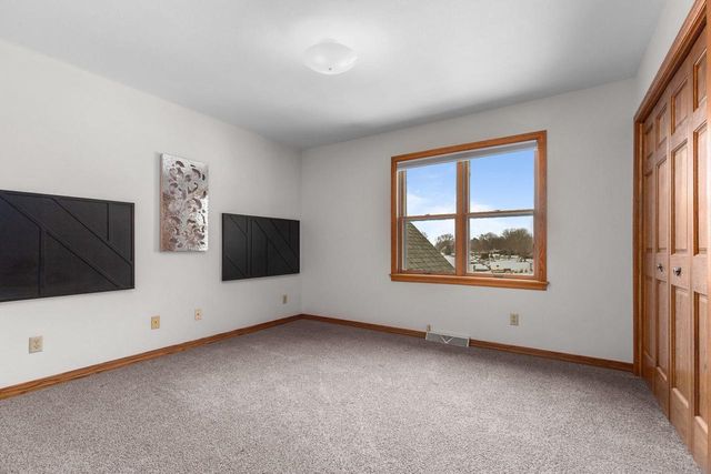 1960 CLIFFVIEW COURT, Oshkosh, WI 54902