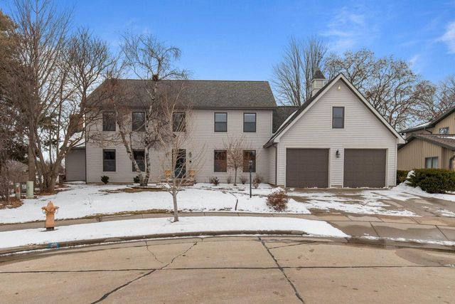 1960 CLIFFVIEW COURT, Oshkosh, WI 54902