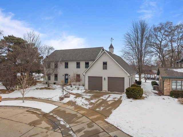 1960 CLIFFVIEW COURT, Oshkosh, WI 54902