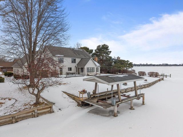 1960 CLIFFVIEW COURT, Oshkosh, WI 54902