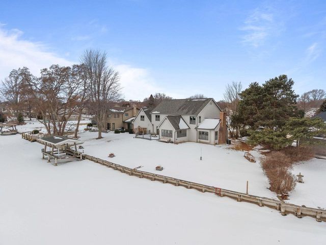 1960 CLIFFVIEW COURT, Oshkosh, WI 54902