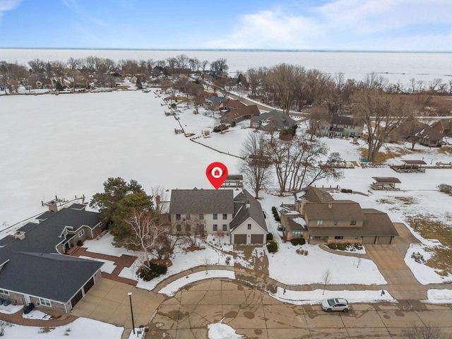 1960 CLIFFVIEW COURT, Oshkosh, WI 54902