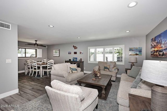 4641 E MOUNTAIN VIEW Road, Phoenix, AZ 85028