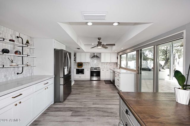 4641 E MOUNTAIN VIEW Road, Phoenix, AZ 85028