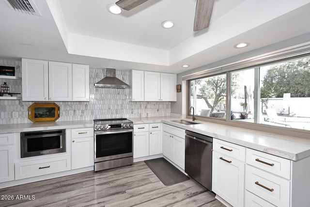 4641 E MOUNTAIN VIEW Road, Phoenix, AZ 85028