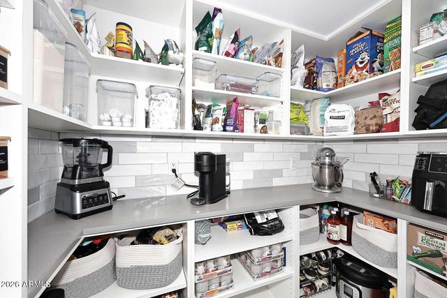 4641 E MOUNTAIN VIEW Road, Phoenix, AZ 85028