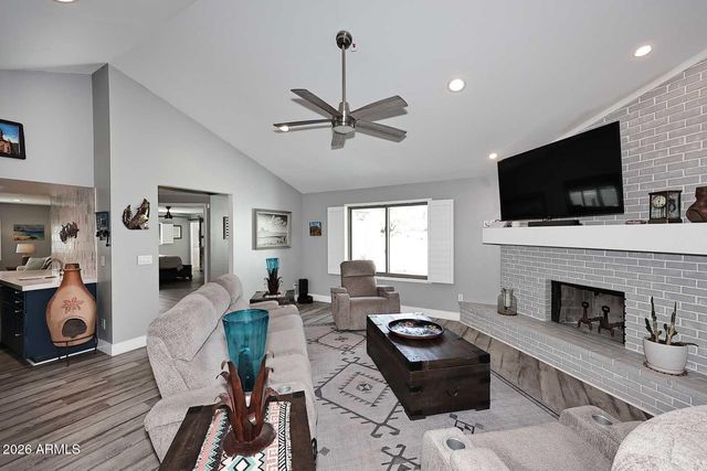 4641 E MOUNTAIN VIEW Road, Phoenix, AZ 85028