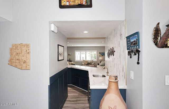 4641 E MOUNTAIN VIEW Road, Phoenix, AZ 85028