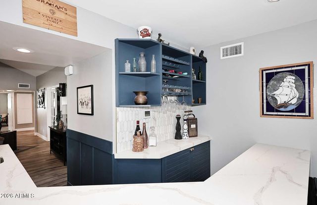 4641 E MOUNTAIN VIEW Road, Phoenix, AZ 85028