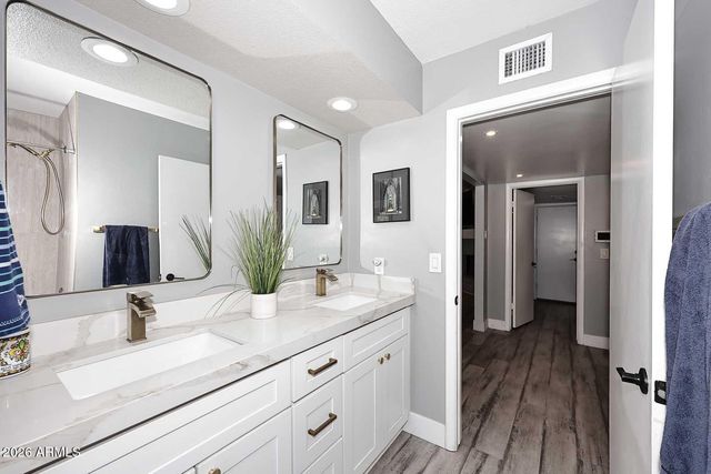 4641 E MOUNTAIN VIEW Road, Phoenix, AZ 85028