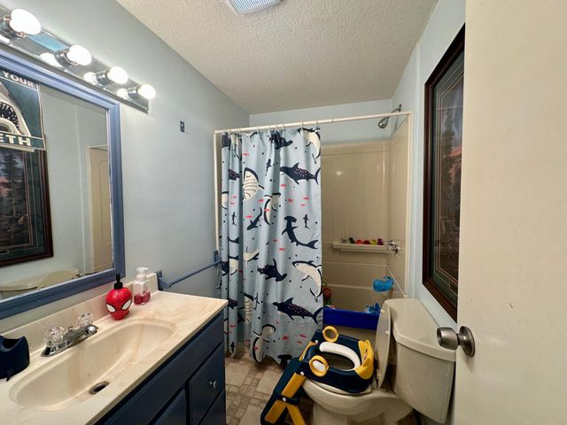 1970 Robin Lane S, Hugo, MN 55038