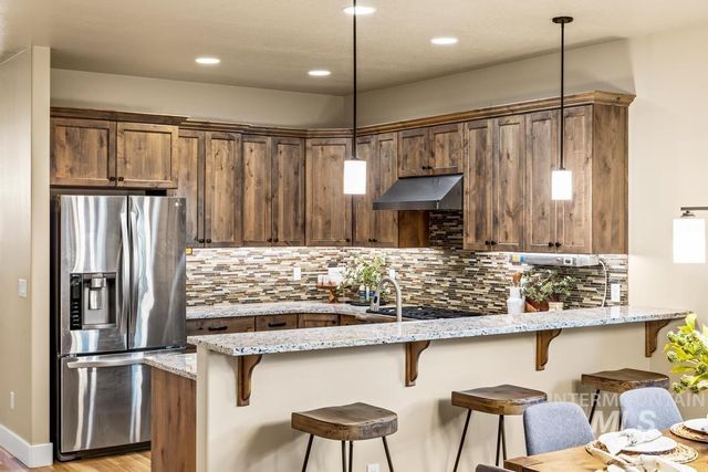 1243 E Prairiefire St, Meridian, ID 83646