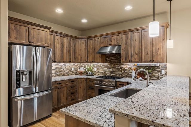 1243 E Prairiefire St, Meridian, ID 83646