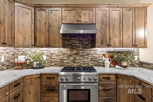 1243 E Prairiefire St, Meridian, ID 83646