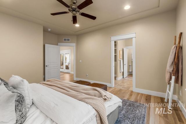 1243 E Prairiefire St, Meridian, ID 83646