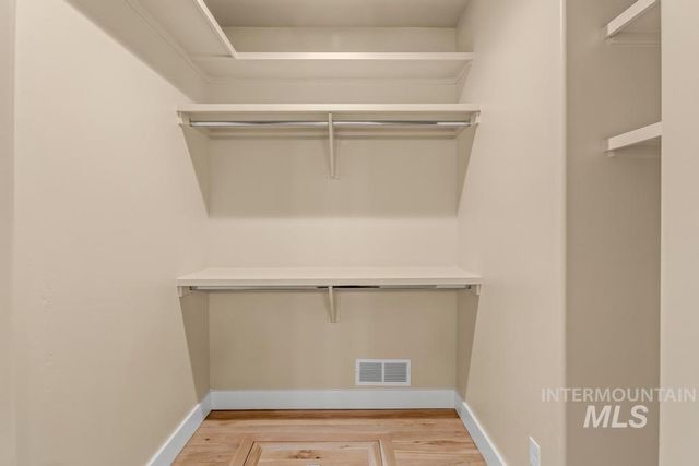 1243 E Prairiefire St, Meridian, ID 83646