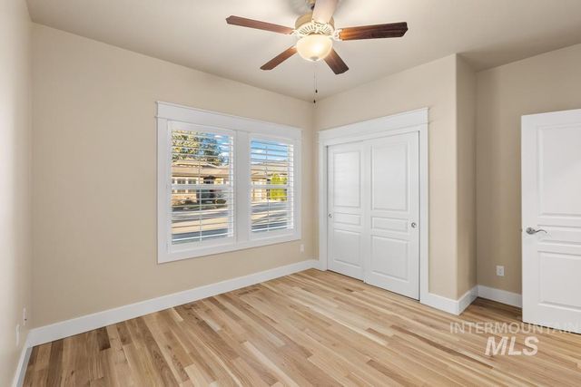 1243 E Prairiefire St, Meridian, ID 83646