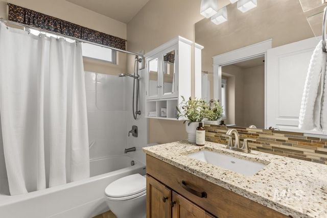 1243 E Prairiefire St, Meridian, ID 83646