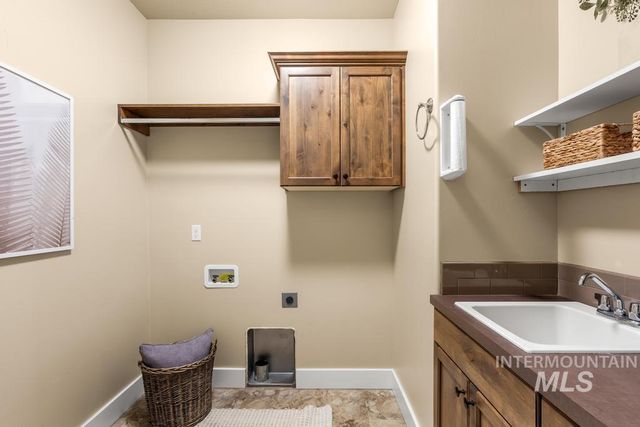 1243 E Prairiefire St, Meridian, ID 83646