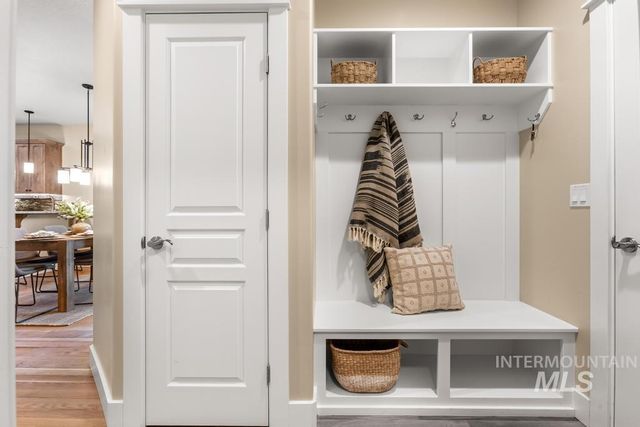 1243 E Prairiefire St, Meridian, ID 83646