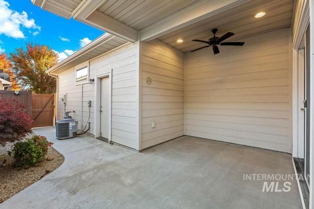 1243 E Prairiefire St, Meridian, ID 83646