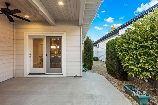 1243 E Prairiefire St, Meridian, ID 83646